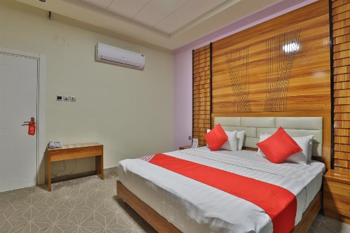 Blue Diamond Hotel image 16